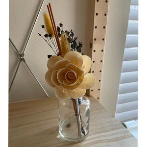 Anthropologie Dried Flower diffuser